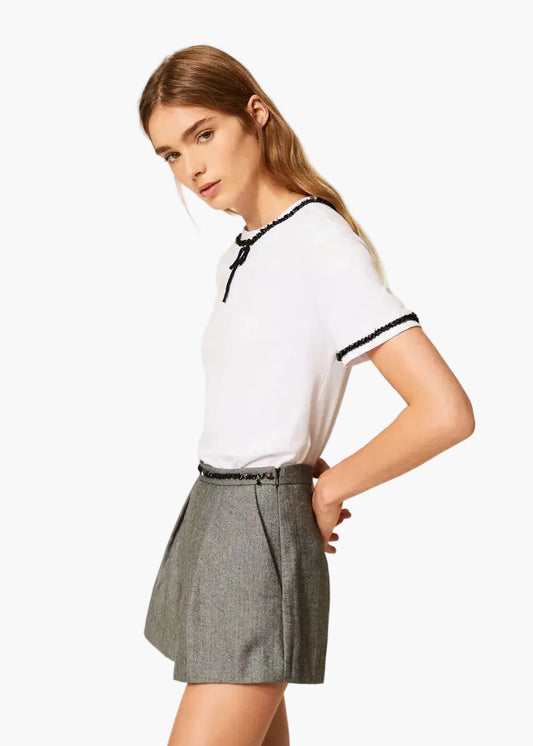 TWINSET T-SHIRT CON PASSAMANERIA E FIOCCO
