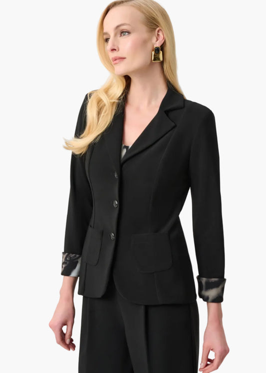 JOSEPH RIBKOFF BLAZER ADERENTE IN MAGLIA SETOSA CON POLSINI REGOLABILI