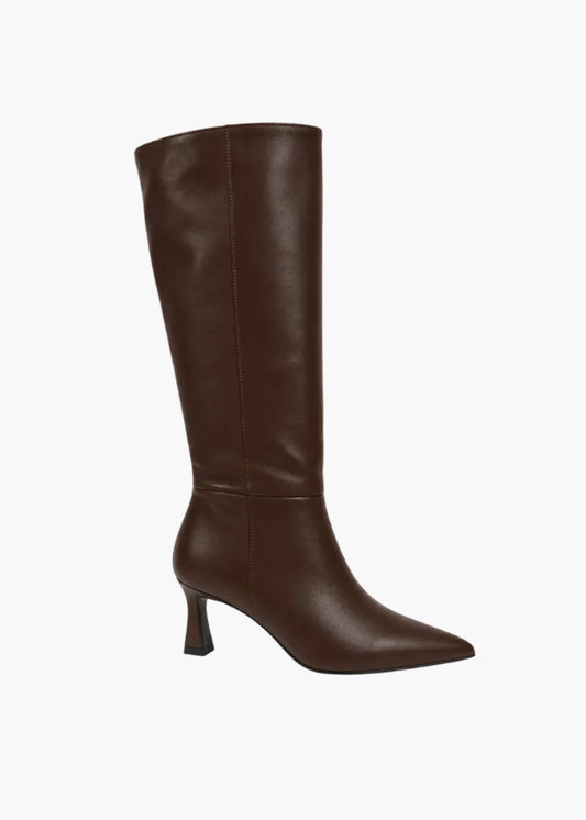 Tall genuine leather boot | Andrea Pinto
